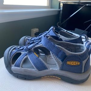 Kids Keen Brand New Size 2 and 3